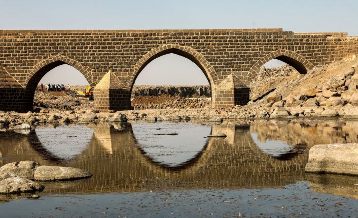 Tarihi Dilaver Köprüsü’nün korunması için yeni köprü inşa ediliyor