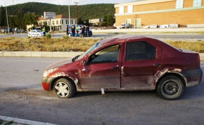 Tavşanlı’da otomobil takla attı: 2 yaralı