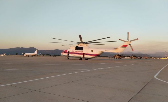 Tek sortide 15 ton su boşaltma kapasitesi olan helikopter çalışmalara başladı
