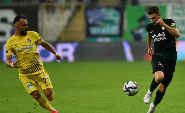 TFF 1. Lig: Bursaspor: 0 - Eyüpspor: 0 (İlk yarı sonucu)