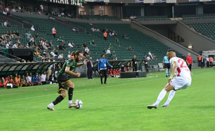 TFF 1. Lig: Kocaelispor: 1 - Yılport Samsunspor: 0 (İlk yarı)