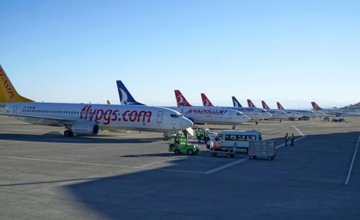 Trabzon Havalimanı yolcu taşımacılığında son yılların en hareketli günlerini yaşıyor
