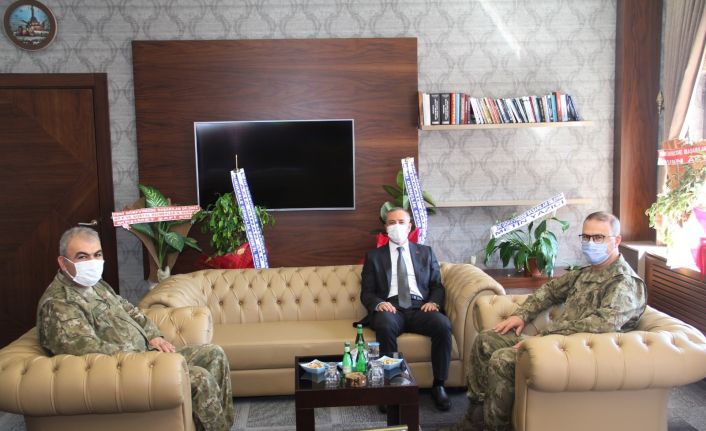Tugay Komutanı Kasalak’tan Ağrı Milli Eğitim Müdürü Kökrek’e ‘hayırlı olsun’ ziyareti