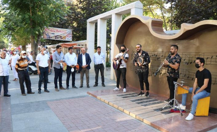 Türkiye’nin ilk ve tek UNESCO’lu müzik şehri Kırşehir’de ‘Müzik Durakları’ oluşturuldu