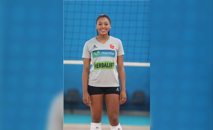 Turkuaz Seramik Kayseri OSB Teknik Koleji’ne  Peru milli takımından smaçör