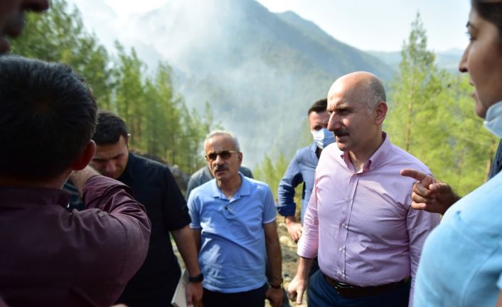 Ulaştırma Bakanı Karaismailoğlu: “En kısa sürede afetin izlerini ortadan kaldıracağız”