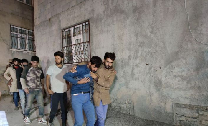 Van’da ‘şok ev’ operasyonu: 25 düzensiz göçmen ile 1 organizatör yakalandı