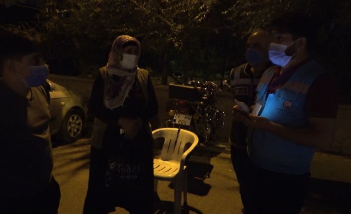 Virüsü hiçe sayıp, karantinayı deldiler: Kimisi otobüste, kimisi de aracında yakalandı