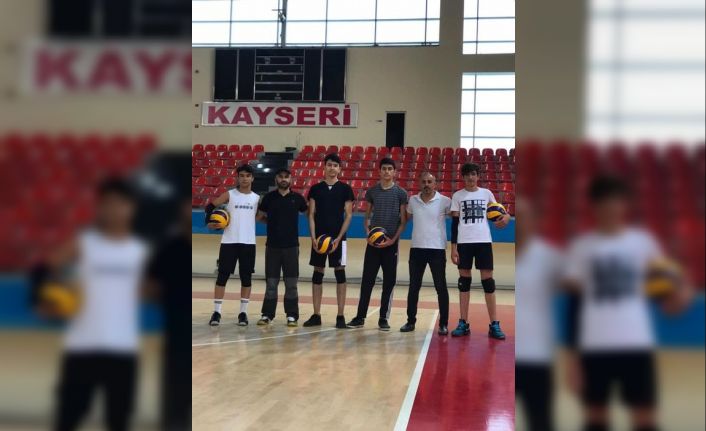 Voleybol Milli Takım Gelişim Kampına Kayseri’den 4 sporcu ve 1 antrenör çağrıldı