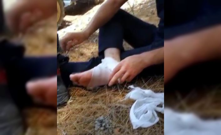 Yaralanan itfaiye eri kendini tedavi ettikten sonra alevlere müdahaleye devam etti