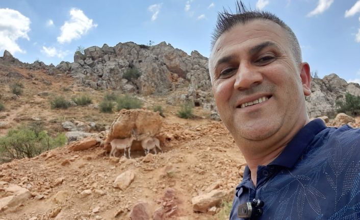 Yolda gördüğü dağ keçileri ile diyaloğu ile gündem olmuştu, o anları anlattı