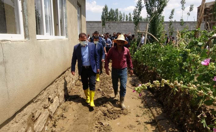 Yüksekova’da sel felaketinin yaraları sarılıyor