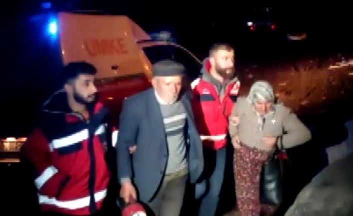 2 bin 900 rakımdaki yaylada tipide mahsur kalan evli çift ekipler tarafından kurtarıldı