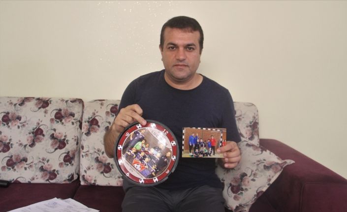 2 buçuk yıldır boşanma davası süren baba, çocuklarını icra yoluyla görebiliyor