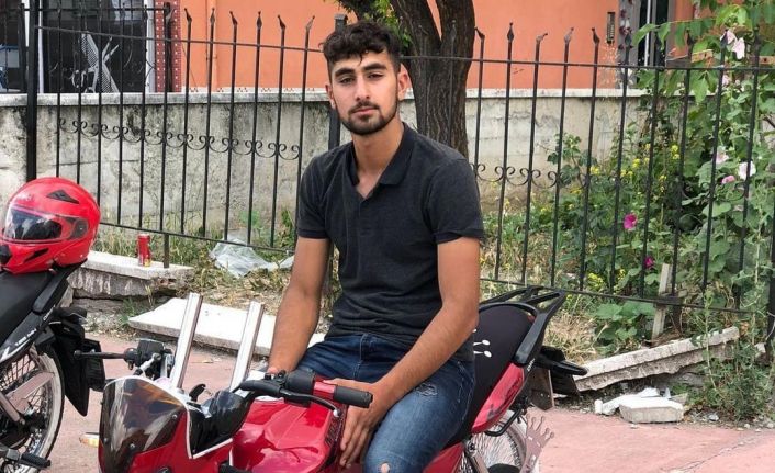 5 kişinin yaşamını yitirdiği kaza öncesi 3 arkadaş çekildiği fotoğrafı paylaşmış