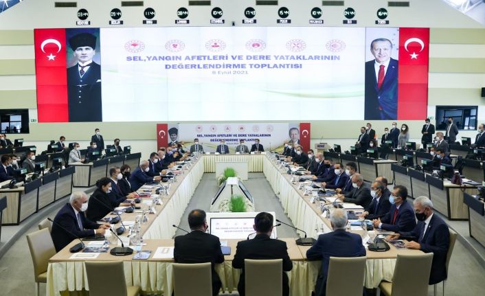 6 bakan son dönemde yaşanan afet ve sel felaketlerini değerlendirmek üzere toplandı