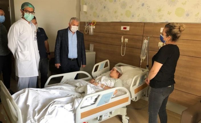 6 kişinin öldüğü kazadaki yaralıları ziyaret eden Vali Yıldırım: "Tamamen sürücü hatasına benziyor"