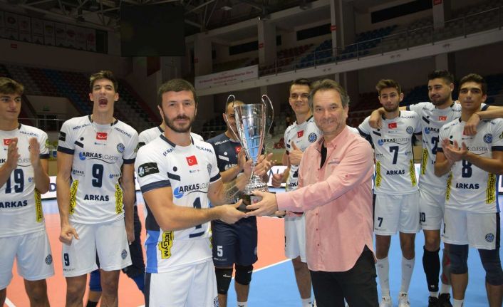 7. TSYD İzmir Voleybol Turnuvası’nın kazananı Arkas Spor