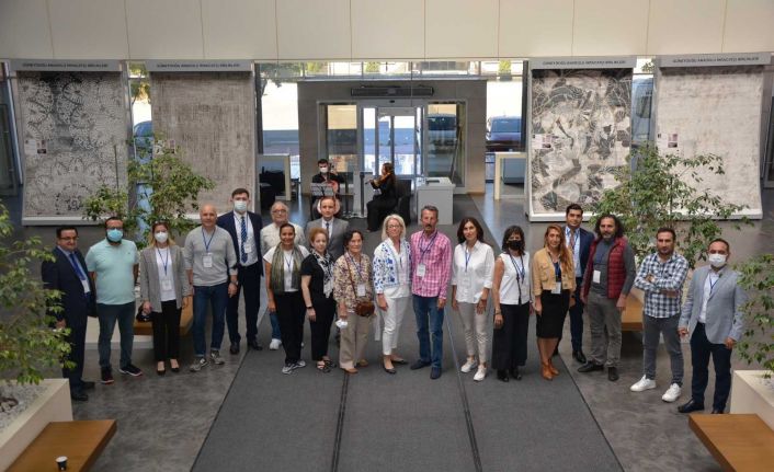 7’nci Makine Halısı Desen Tasarım Yarışmasının yeni tasarımları görücüye çıktı