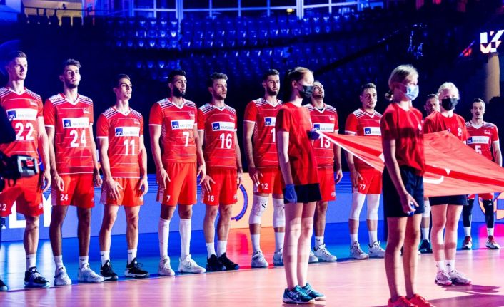 A Milli Erkek Voleybol Takımı, Avrupa Voleybol Şampiyonası Son 16 Turu’nda karşılaştığı Sırbistan’a 3-2 mağlup oldu.
