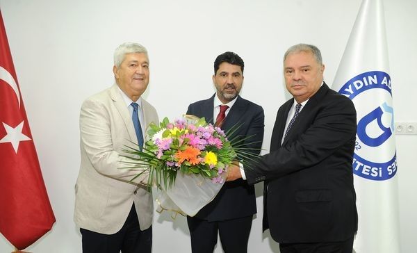 ADÜ İletişim Fakültesi’nde devir teslim töreni gerçekleşti