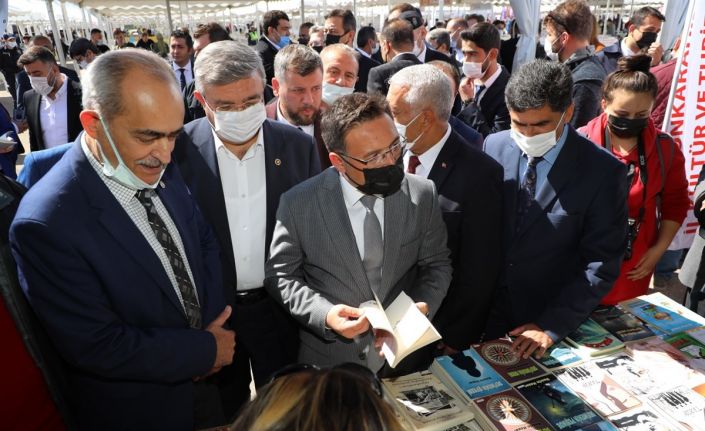 Afyonkarahisar 3. Kitap Fuarı kapılarını açtı