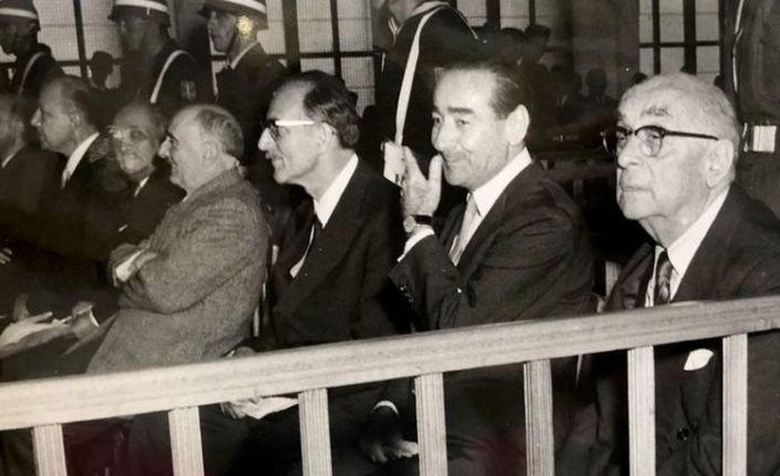 AK Parti Antalya İl Başkanı Taş: “Türk milleti darbelerle karanlığa gömülmek istenmiştir"