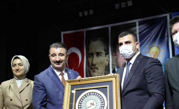 AK Partili İnan’dan Kılıçdaroğlu’na: "İzmir’in turist vekili"