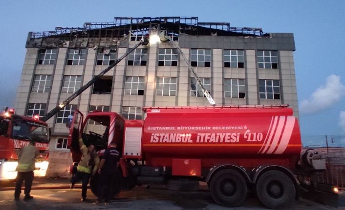 Arnavutköy’deki yangın kontrol altına alındı: Hasarın boyutu gün ağarınca ortaya çıktı