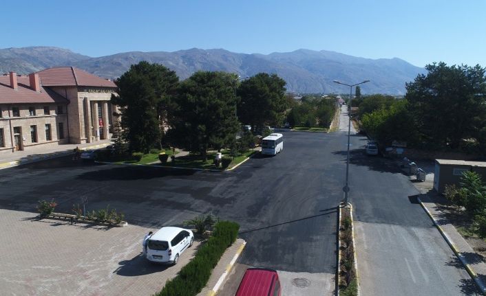 Asfalt çalışmaları devam ediyor