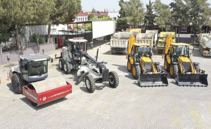 Aydın Büyükşehir Belediyesi araç filosunu yeni iş makineleri ile genişletiyor