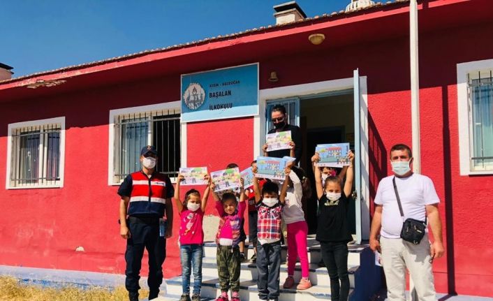 Aydın’da ’Güvenli Okul, Güvenli Gelecek’ projesi kapsamında jandarma ekipleri denetim yaptı