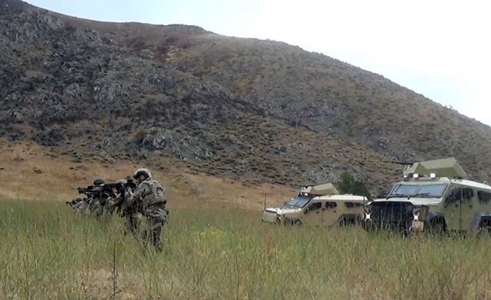 Azerbaycan ve Türkiye’nin Laçın’daki ortak askeri tatbikatı devam ediyor