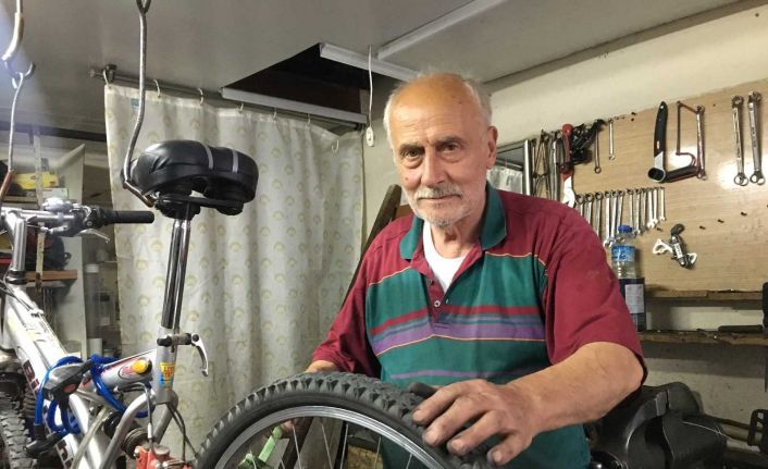 Babasından devraldığı mesleği 60 yıldır sürdürüyor