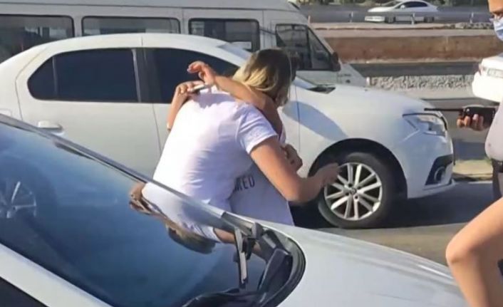 Babasıyla 1 saat polisten kaçan çocuk, annesinin şefkatli kollarına sığındı