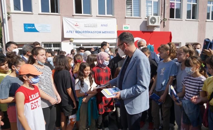 Bakan Kasapoğlu: “Afet bölgesinde yıkılan tesisleri en kısa sürede yeniden kazandıracağız”