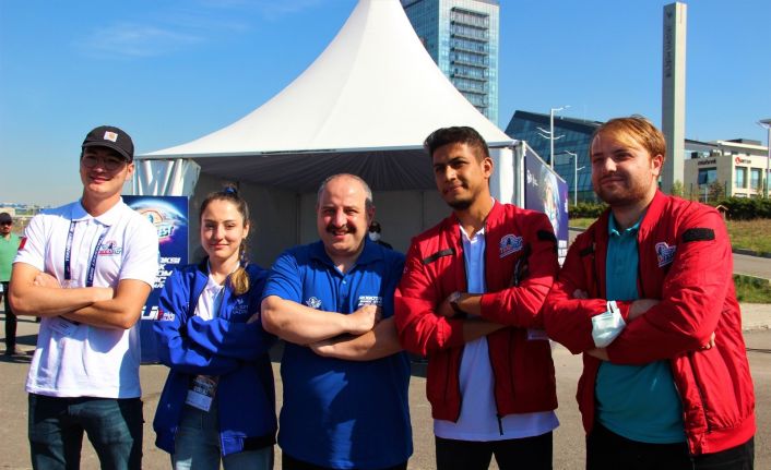 Bakank Varank: “Türkiye bir başarı hikayesi yazacaksa bu gençler sayesinde yazacak”