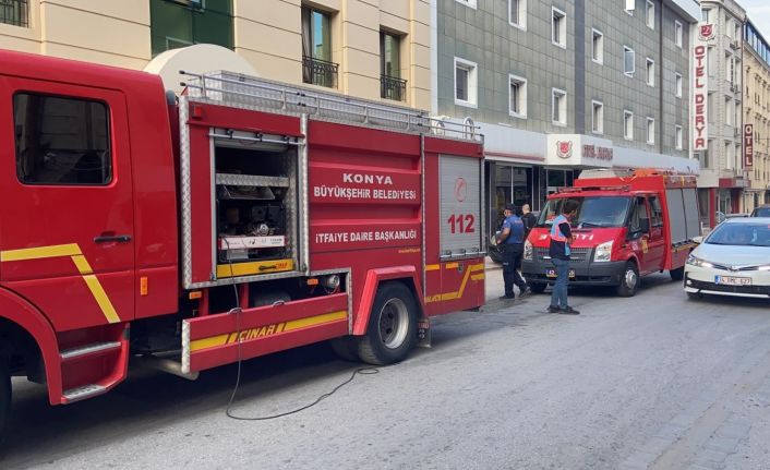 Bakım yaparken çıkan yangında asansörde sıkışan 2 kişi hayatını kaybetti