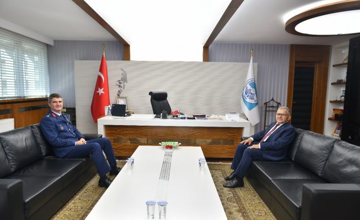 Başkan Büyükkılıç garnizon komutanını ağırladı