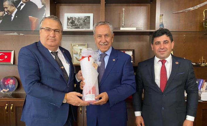 Başkan Çerçi başkent protokolünü Yuntdağı Geleneksel Yağlı Güreşlerine davet etti