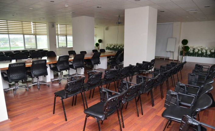 Başkan Oğuz’dan barınma sorunu yaşayan öğrencilere: “Mağdur olmalarına müsaade etmeyiz”