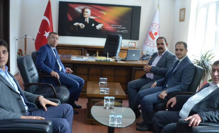 Başkan Özkan Alp misafirlerini ağırladı