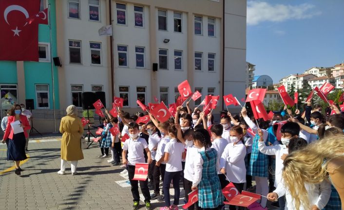 Başkentte yüz yüz eğitimde ilk ders zili çaldı