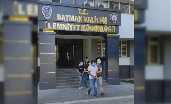 Batman’da köpeği inşaattan atarak öldüren 2 kişi yakalandı