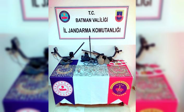 Batman’da tarihi eser kaçakçılığı operasyonu: Bin 468 adet obje ele geçirildi