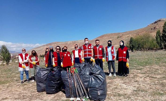 Bayburt’ta Dünya Temizlik Günü’nde ormanlık ve piknik alanında temizlik yapıldı