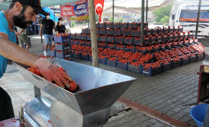 Belediye ‘Domates Pazarı’ alanı oluşturdu
