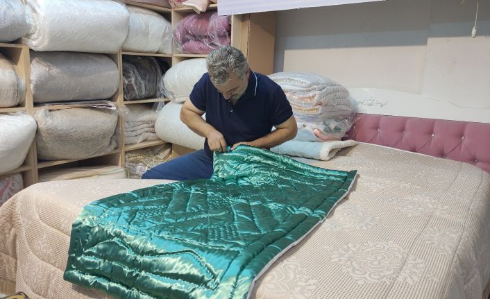 Bir usta günde bir tane örüyor, tanesini bin 500 liradan satıyor