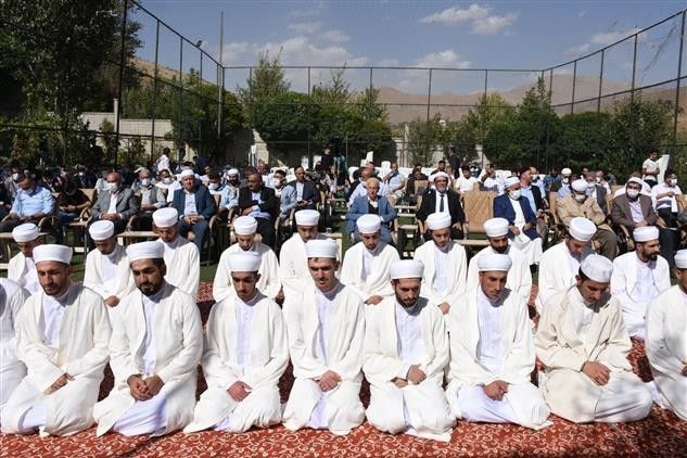 Bitlis’te Geylani Medresesi’nde ilimlerini tamamlayan 41 talebeye icazetleri verildi
