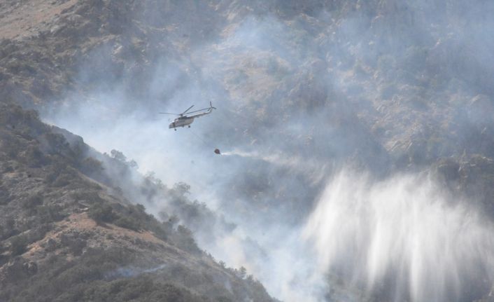 Bitlis’teki yangına helikopterli müdahale